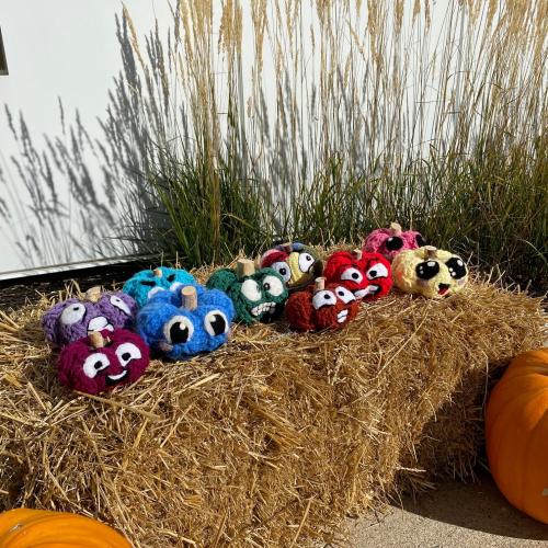 Crochet pumpkins to find